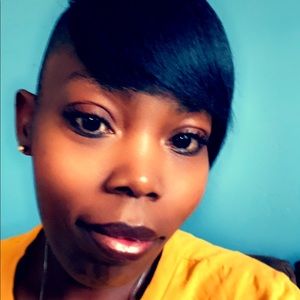 Meet your Posher, Deborah